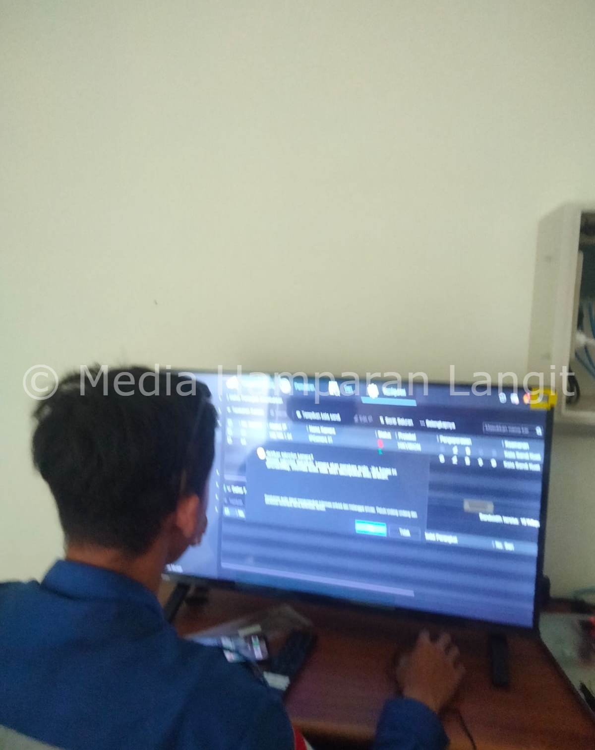 Jasa pembuatan command center monitoring system